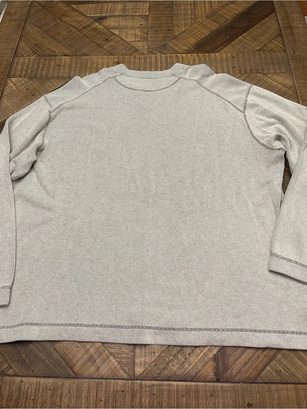 Tommy Bahama Relax long-sleeve knit sweatshirt/pullover